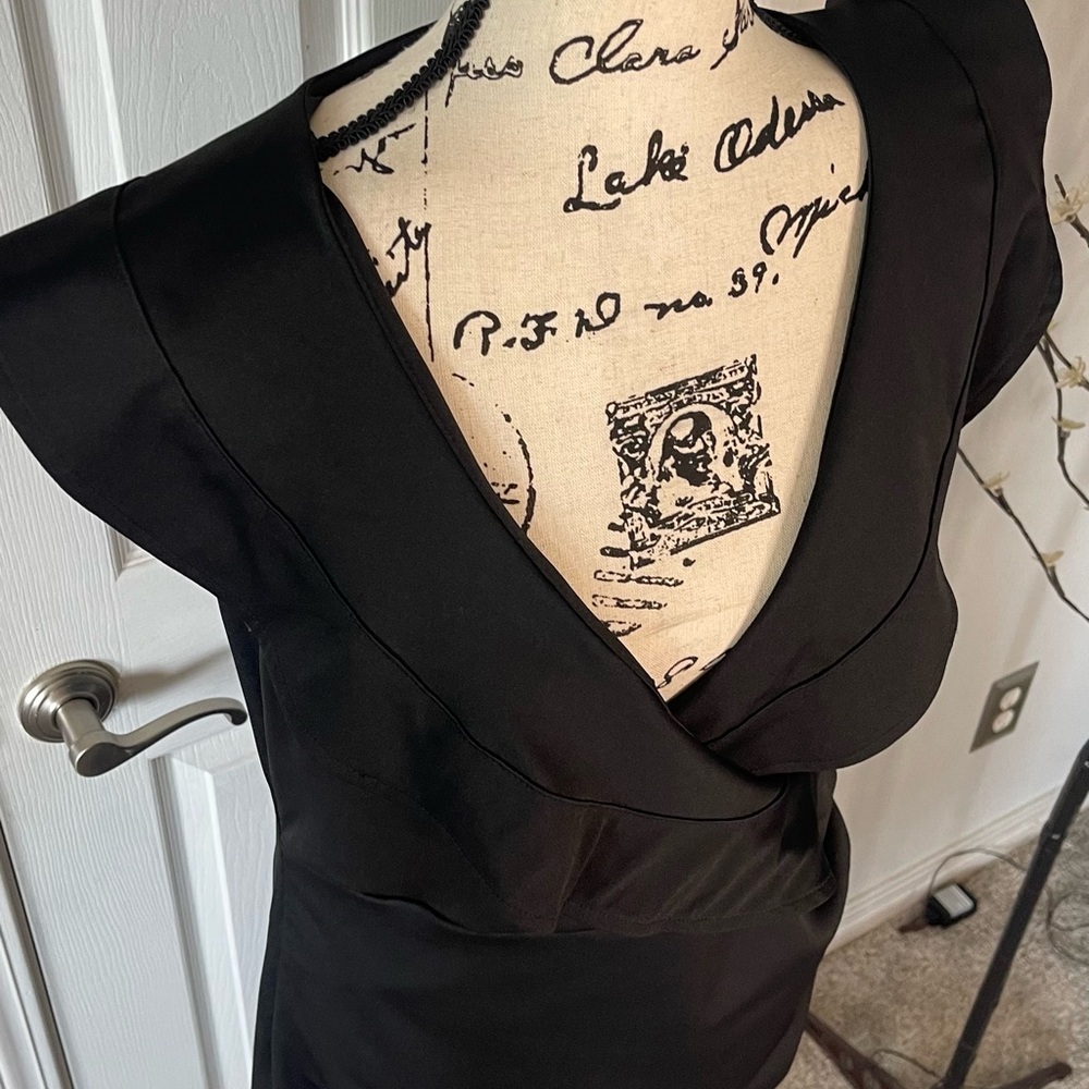 Lovely Black Dress with Deep V Neckline and ruffle around Collar, Sexy Chic! - Picture 9 of 10